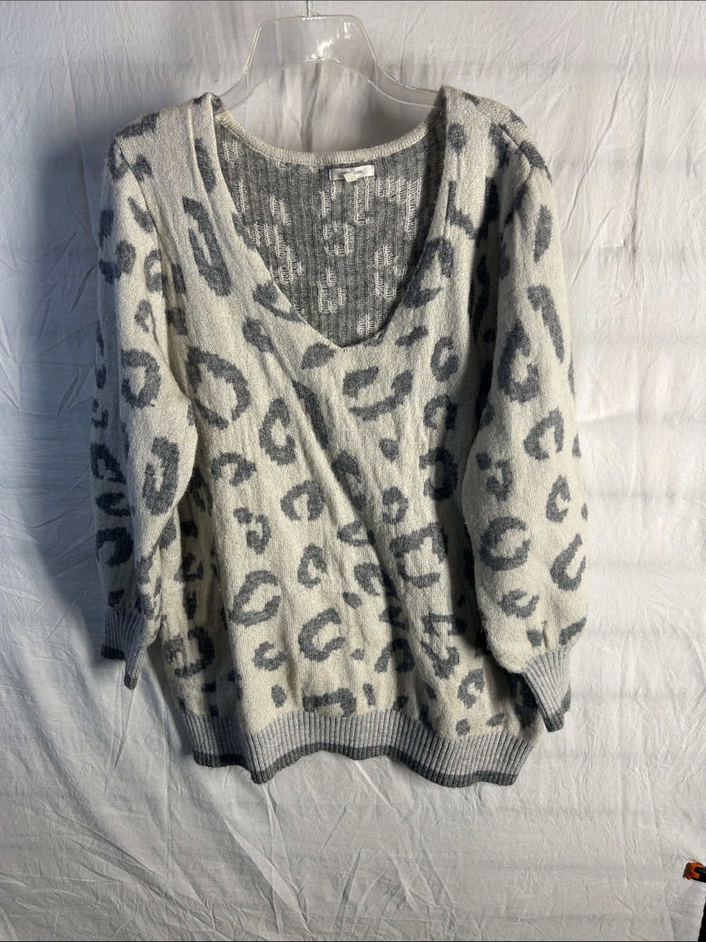 Maurices Cream V-Neck Leopard Print Sweater with Gray Spots